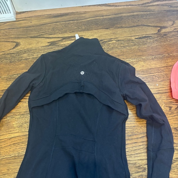 LULULEMON BLACK DEFINE JACKET & EBB TO STREET TANK -- SZ 2 BOTH - Picture 3 of 7